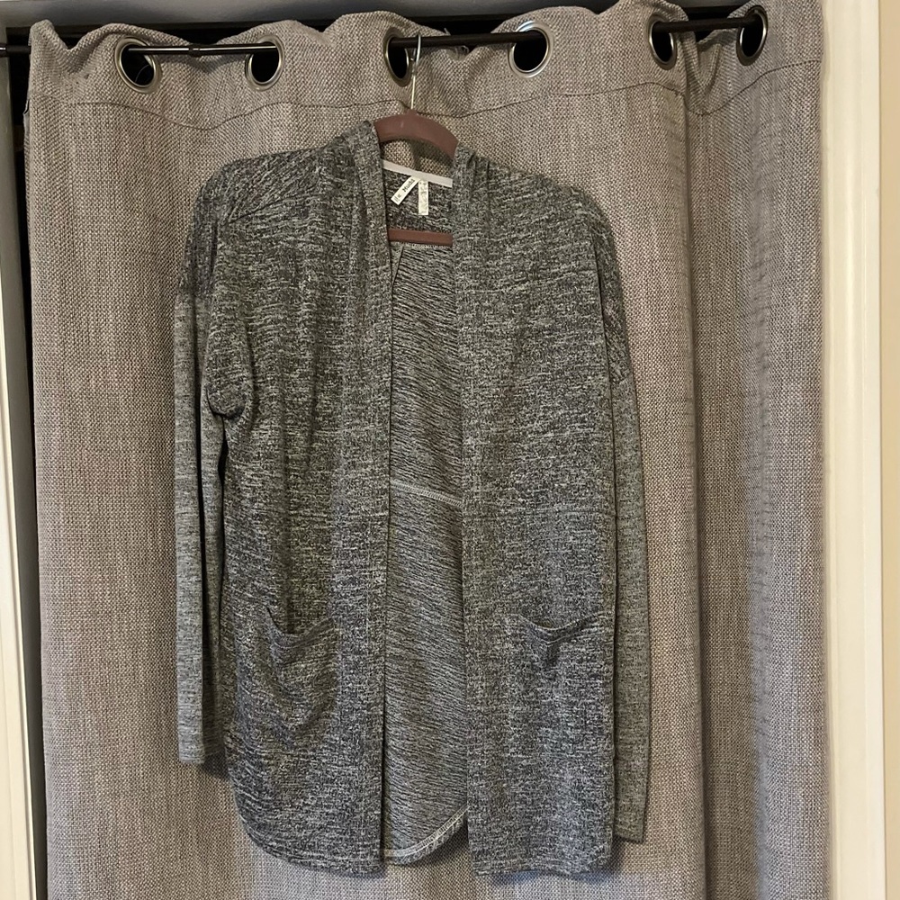 Mudd lightweight cardigan  light gray/black flecks  Medium